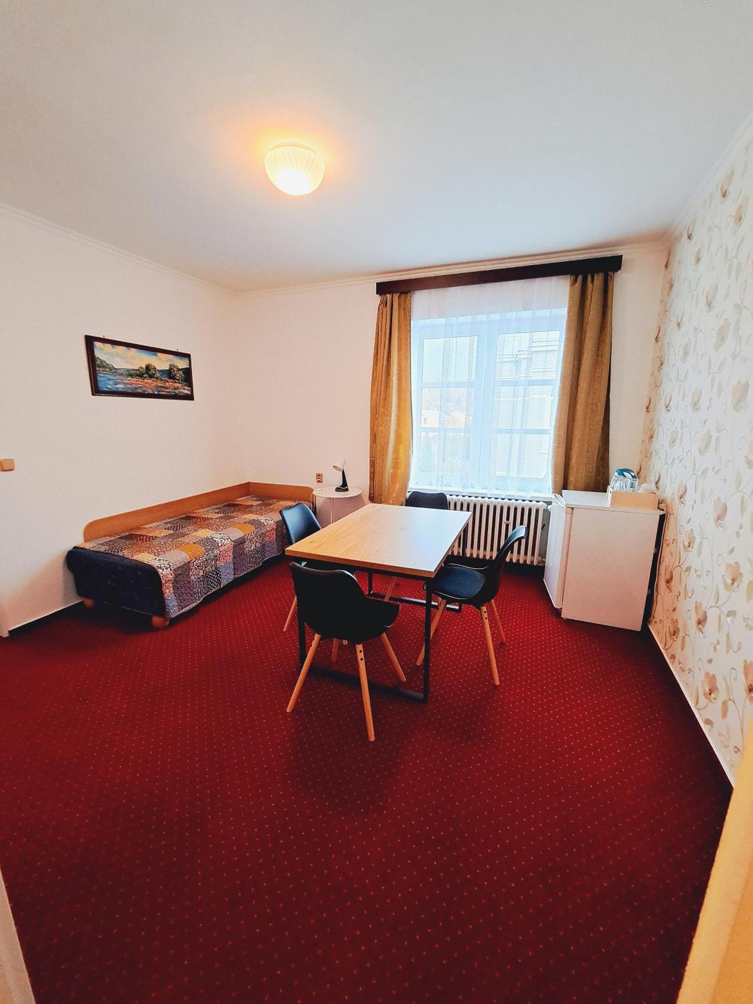 Hotel Grand Танвалд Екстериор снимка