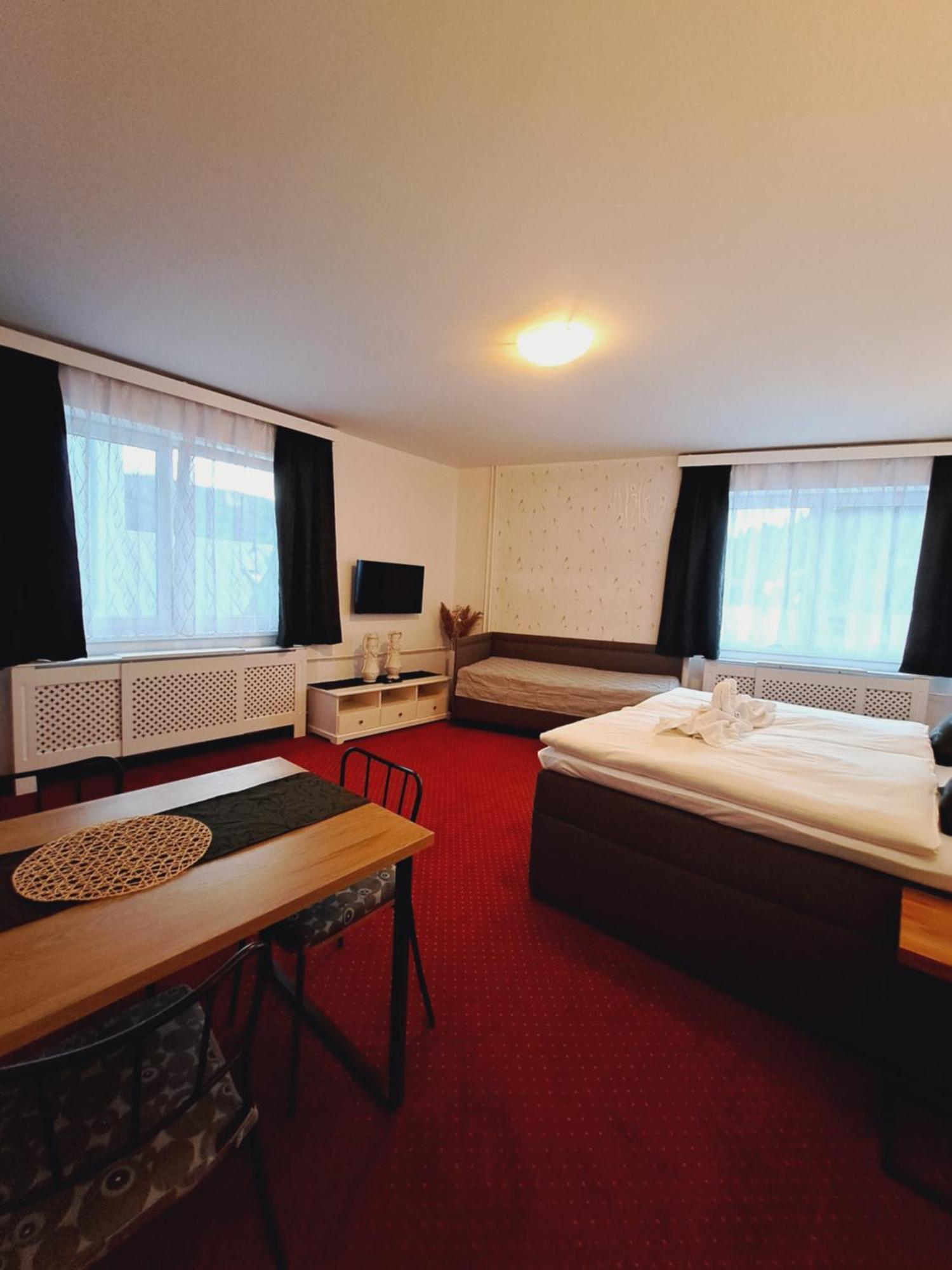 Hotel Grand Танвалд Екстериор снимка