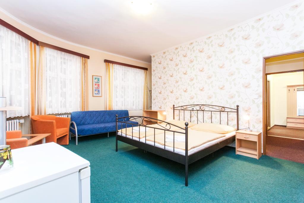 Hotel Grand Танвалд Екстериор снимка